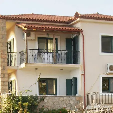 Holiday home Seafront Maisonette In *
