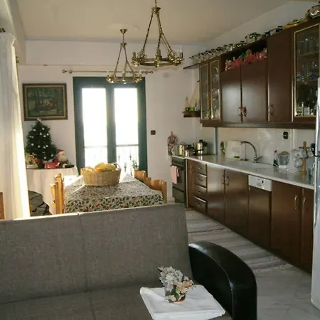 Seafront Maisonette In Holiday home