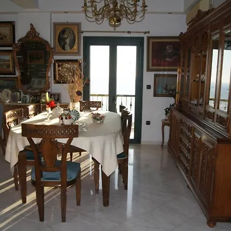 Seafront Maisonette In Holiday home Kardamyli